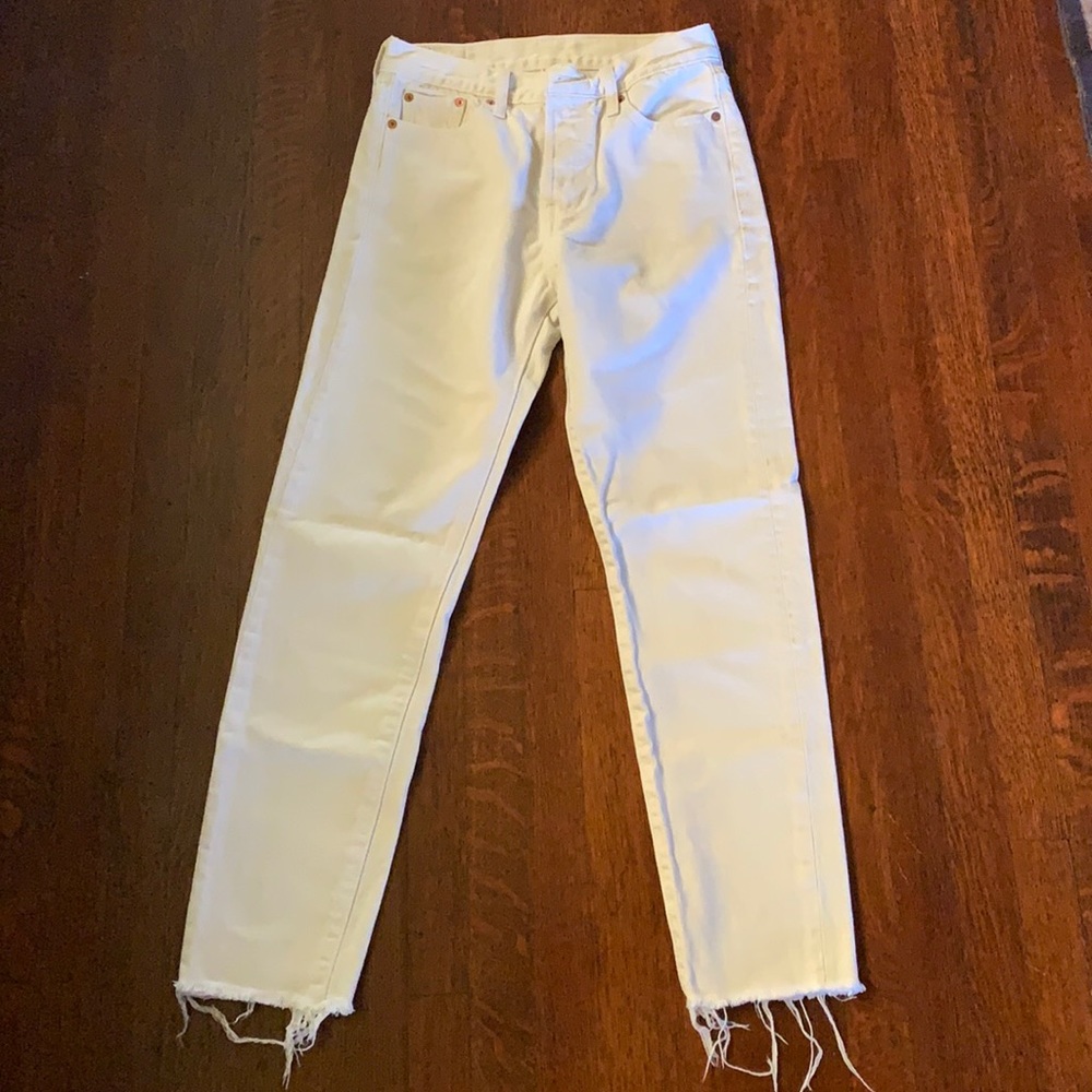 Cream Levi jeans